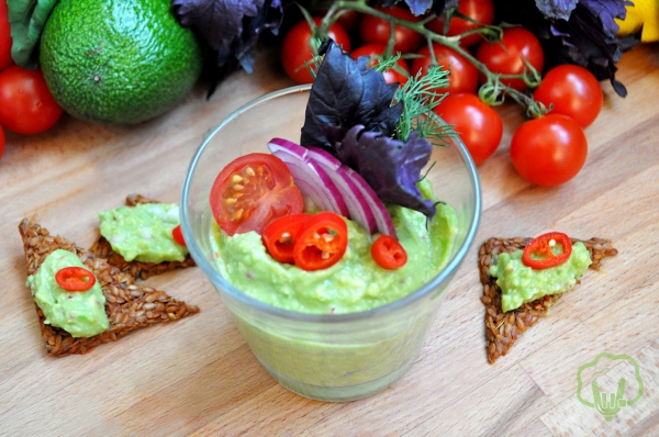 Guacamole with Crackers