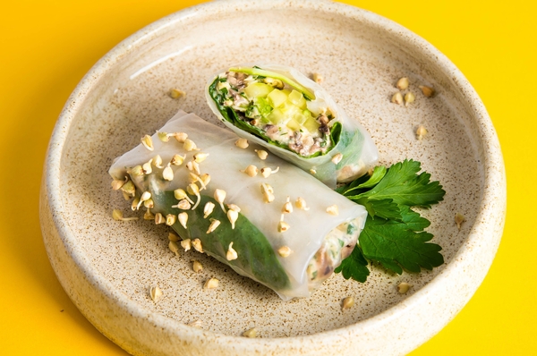 Delicate Spring Rolls with Sprouts 